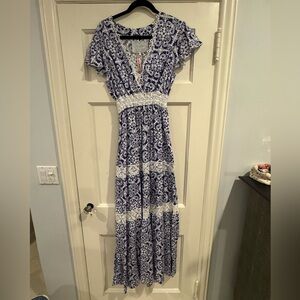 Chic Blue and White Patterned Maxi Dress